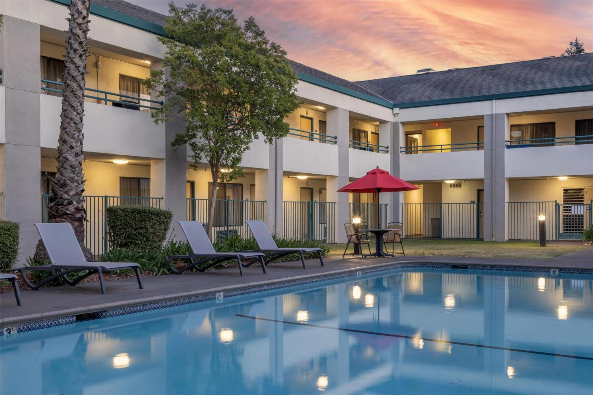 Western Heritage Hotel Concord