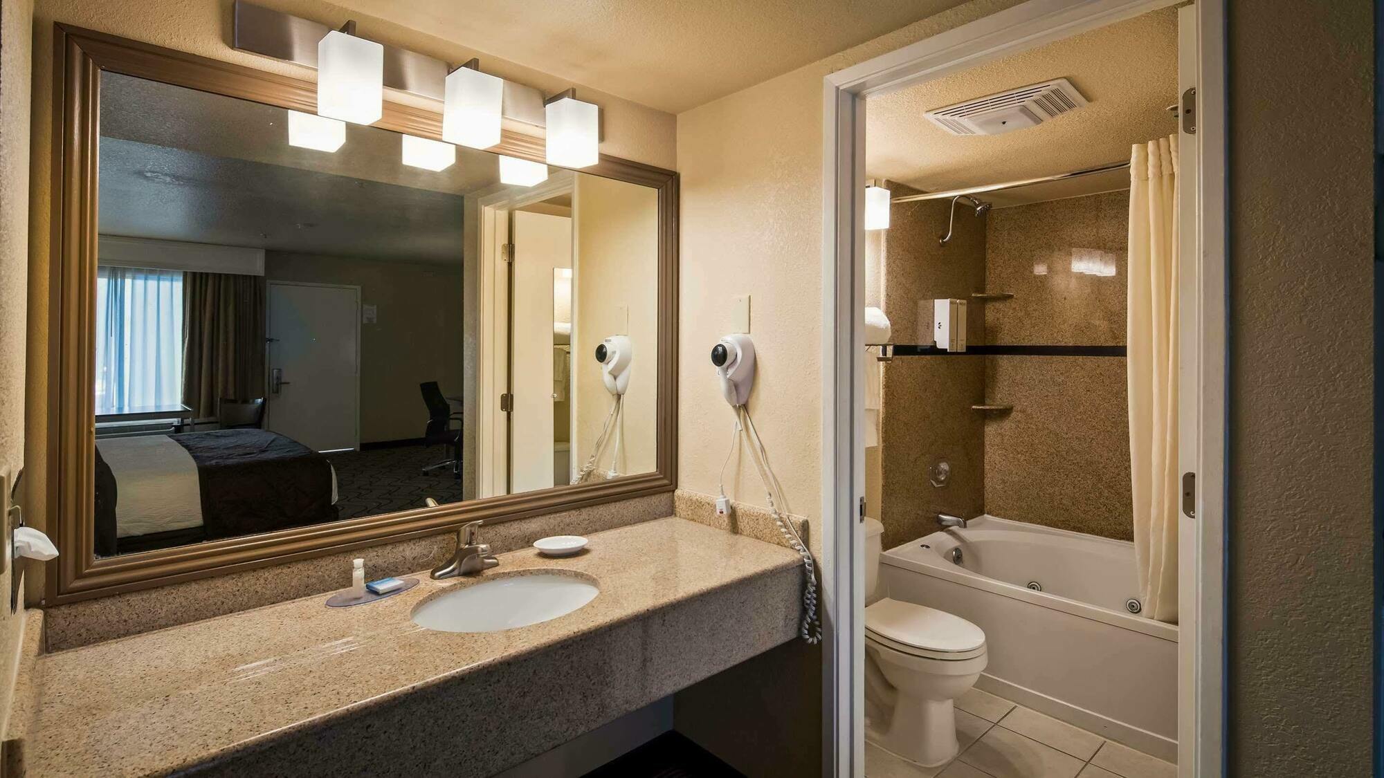 Hotel Western Heritage Concord